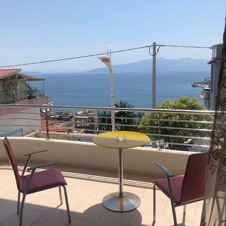 סרנדה Xhulio Apartments מראה חיצוני תמונה