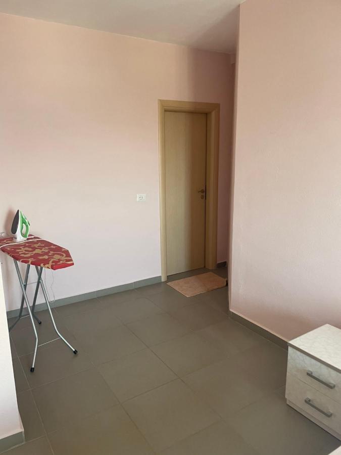 סרנדה Xhulio Apartments מראה חיצוני תמונה