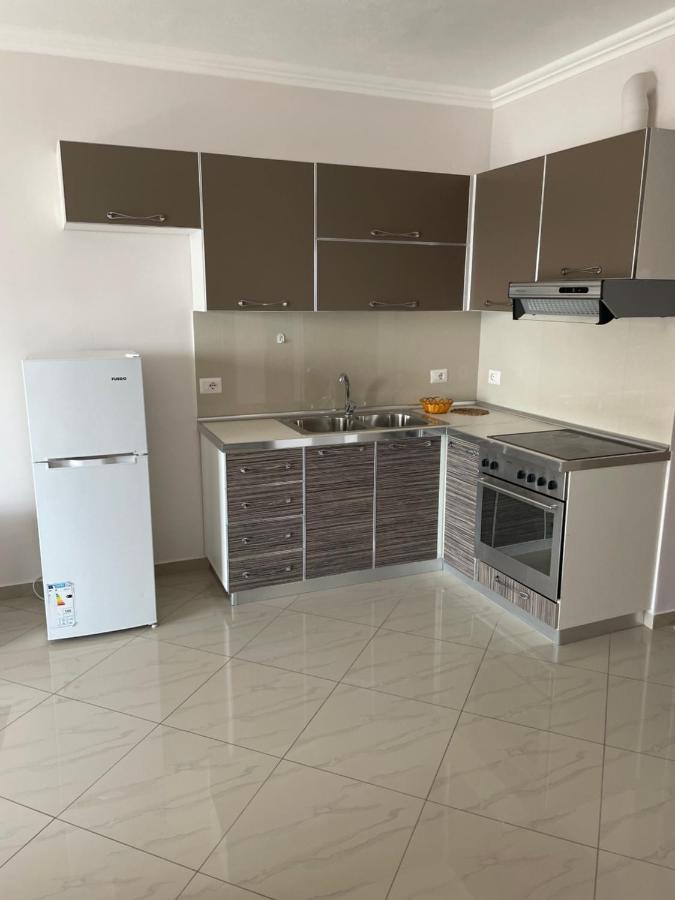 סרנדה Xhulio Apartments מראה חיצוני תמונה