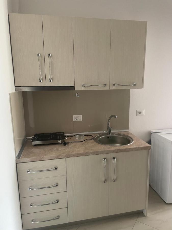 סרנדה Xhulio Apartments מראה חיצוני תמונה