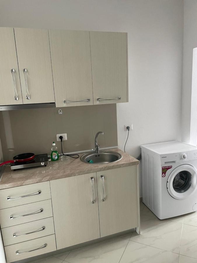 סרנדה Xhulio Apartments מראה חיצוני תמונה