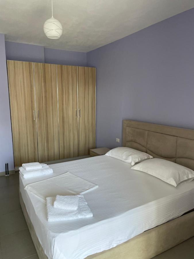 סרנדה Xhulio Apartments מראה חיצוני תמונה