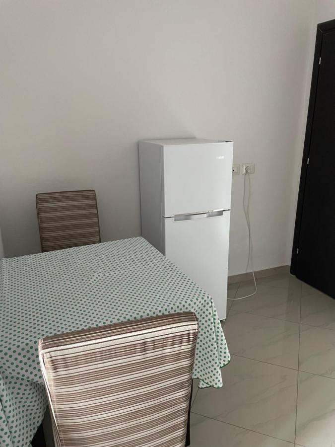 סרנדה Xhulio Apartments מראה חיצוני תמונה