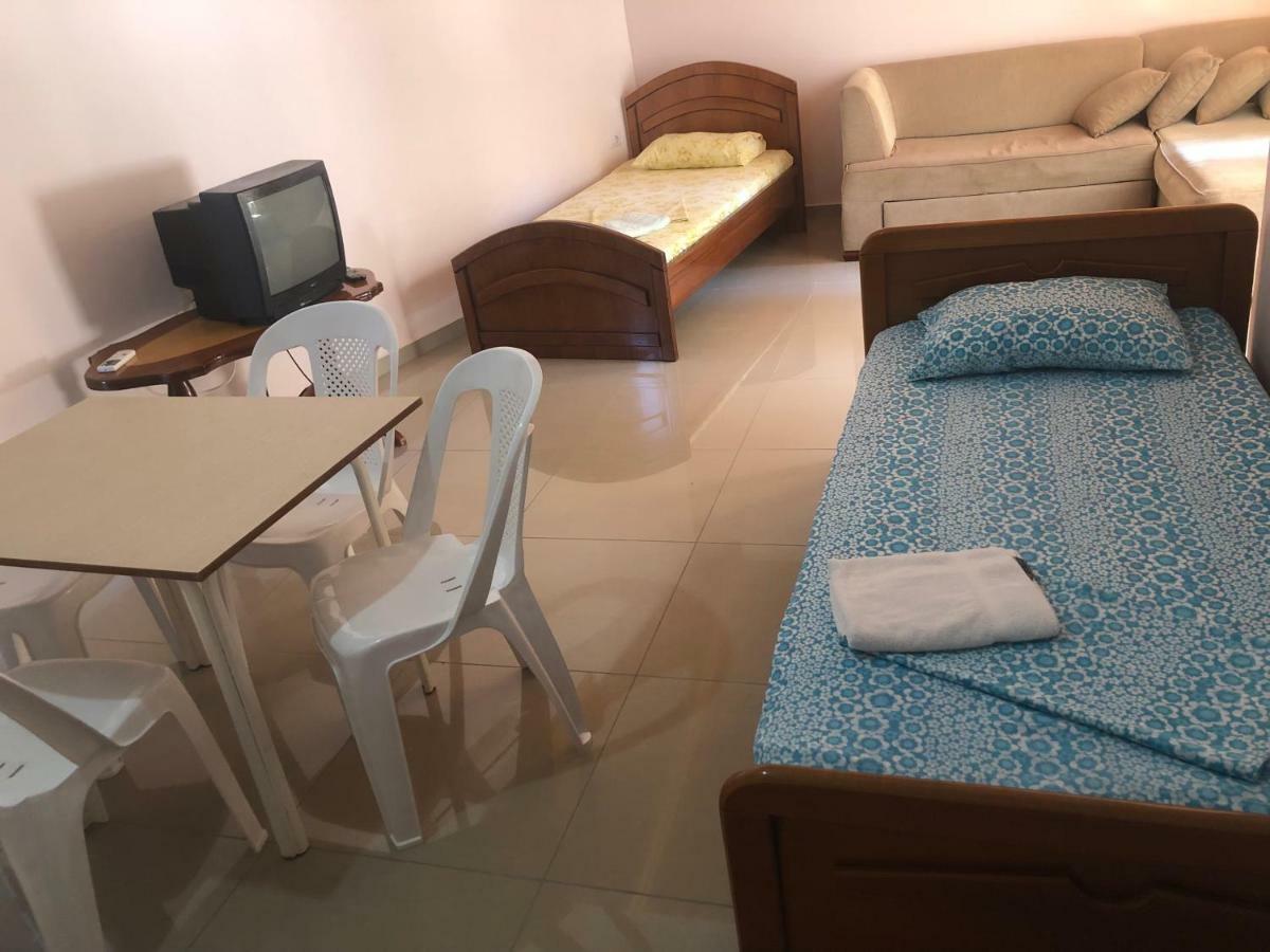 סרנדה Xhulio Apartments מראה חיצוני תמונה